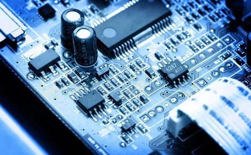 HUD市场空间广阔,国产替代大势所趋 HUD市场空间广阔,国产替代大势所趋